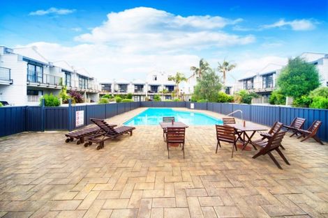 Photo of property in 19/8 Carolina Place, Albany, Auckland, 0632