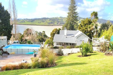 Photo of property in 14 Maning Street, Kohukohu, 0491