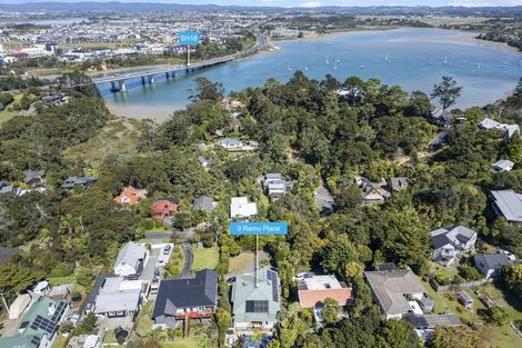 Photo of property in 9 Remu Place, Greenhithe, Auckland, 0632