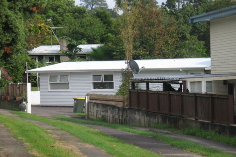 Photo of property in 10 Castleford Street, Green Bay, Auckland, 0604