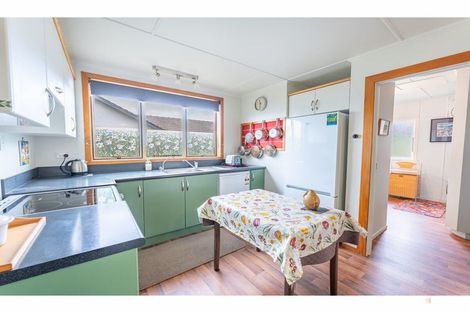 Photo of property in 8 Moorhouse Street, Waimate, 7924