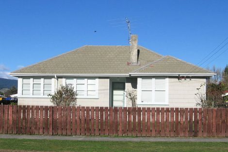 Photo of property in 16 Maire Street, Otaki, 5512