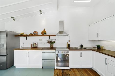 Photo of property in 38 Fairview Crescent, Kelburn, Wellington, 6012