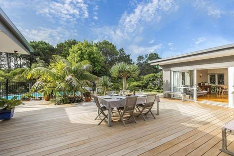 Photo of property in 20 Aberdeen Road, Campbells Bay, Auckland, 0620