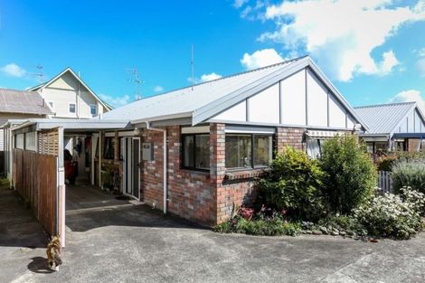 Photo of property in 2/128 Vivian Street, New Plymouth, 4310
