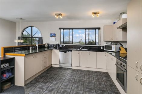 Photo of property in 45 Fleetwood Drive, Henderson, Auckland, 0612