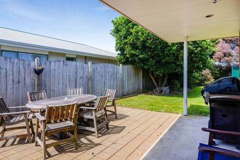 Photo of property in 18 Beech Place, Hawera, 4610