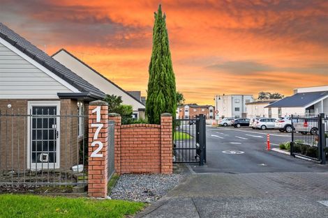 Photo of property in St Claire Village, 180/172 Mcleod Road, Te Atatu South, Auckland, 0610