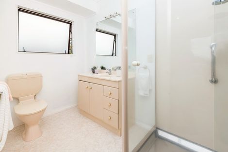 Photo of property in 2/24 Parkhill Road, Mellons Bay, Auckland, 2014