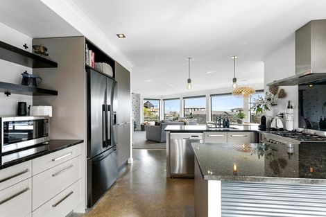 Photo of property in 11 Loloma Way, Wharewaka, Taupo, 3330