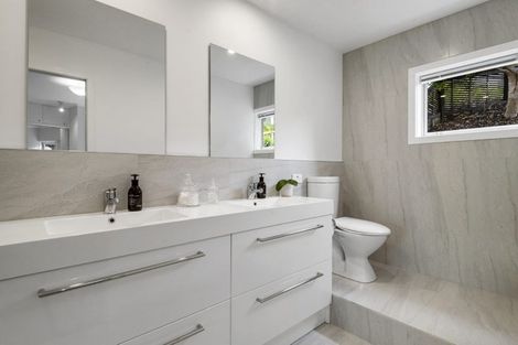 Photo of property in 7 Hume Drive, Hillcrest, Auckland, 0627