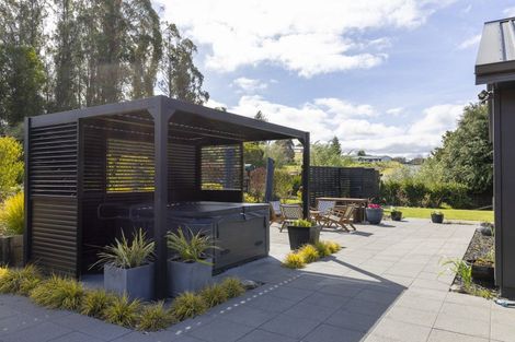 Photo of property in 2 Nga Tui Lane, Acacia Bay, Taupo, 3385