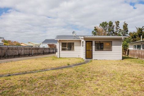 Photo of property in 14 Cousins Avenue West, Foxton Beach, Foxton, 4815