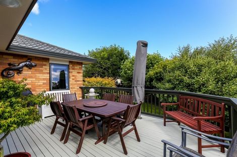 Photo of property in 5 Ashmore Drive, Frankleigh Park, New Plymouth, 4310