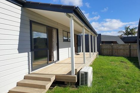 Photo of property in 51 Astley Avenue, New Lynn, Auckland, 0600