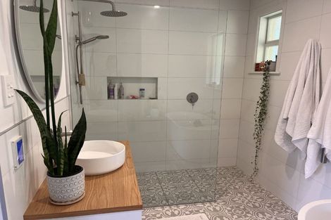 Photo of property in 64 Moncks Spur Road, Redcliffs, Christchurch, 8081