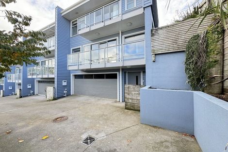 Photo of property in 52d Mandalay Terrace, Khandallah, Wellington, 6035