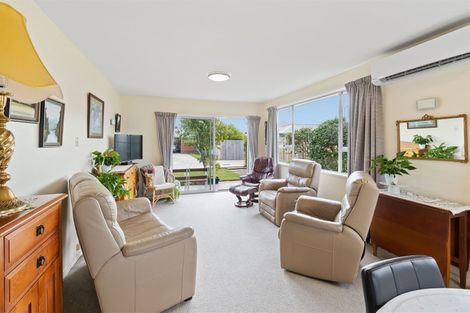 Photo of property in 115a Wilsons Road, Saint Martins, Christchurch, 8022