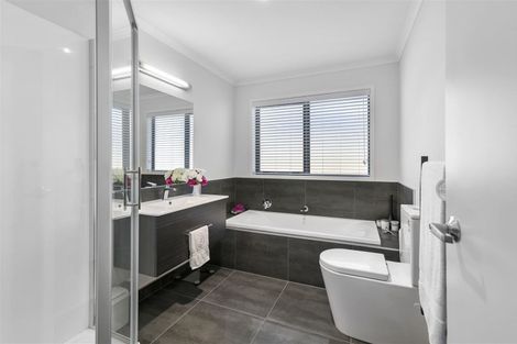 Photo of property in 71 Te Wharo Drive, Papamoa, 3118