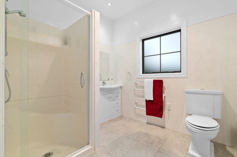 Photo of property in 1 Beverage Place, Rosehill, Papakura, 2113