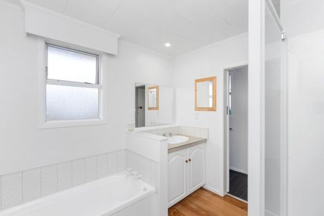 Photo of property in 13 Bowen Street, Levin, 5510