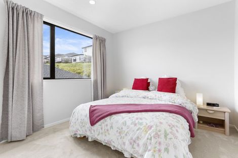 Photo of property in 127 Colonial Drive, Silverdale, 0932