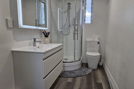 Photo of property in Devonport Apartments, 39/127 Saint Aubyn Street, New Plymouth, 4310