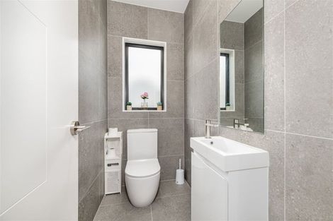 Photo of property in 113b Wharf Road, Te Atatu Peninsula, Auckland, 0610