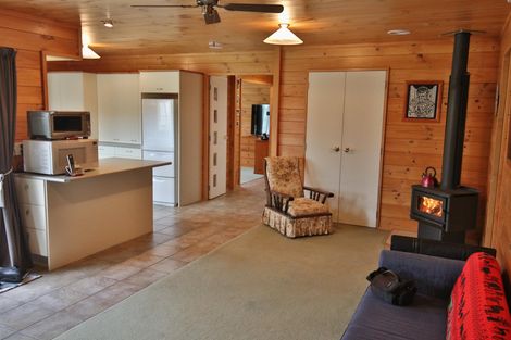 Photo of property in 2 Halyard Loop, Haruru, 0204