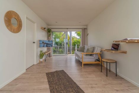 Photo of property in 1/72l Kitchener Road, Milford, Auckland, 0620