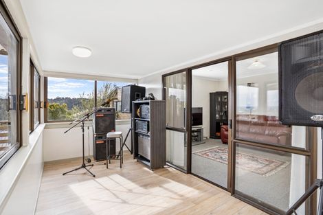 Photo of property in 70 Pemberton Avenue, Bayview, Auckland, 0629