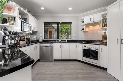 Photo of property in 8 Elmbridge Place, Owhata, Rotorua, 3010