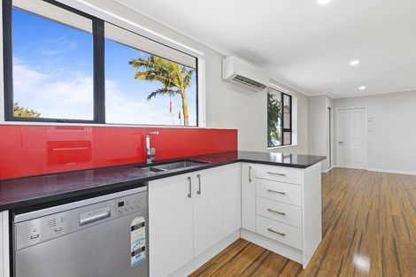 Photo of property in 37 Castlefinn Drive, Weymouth, Auckland, 2103