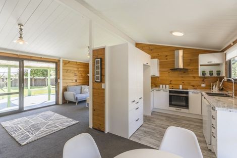 Photo of property in 30 Hookway Grove, Paraparaumu, 5032