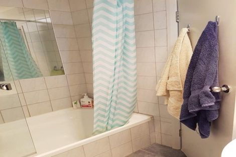 Photo of property in 77 Maungaraki Road, Korokoro, Lower Hutt, 5012