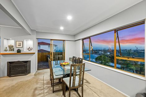 Photo of property in 3/23 Beach Road, Castor Bay, Auckland, 0620