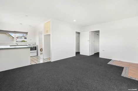 Photo of property in 2/31 Marcel Place, Glenfield, Auckland, 0629