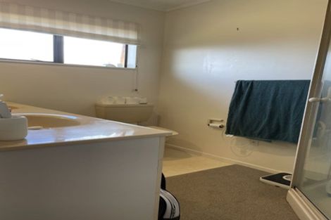 Photo of property in 68 Kapanui Road, Waikanae, 5036