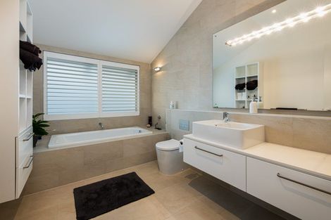 Photo of property in 19 Muritai Road, Milford, Auckland, 0620