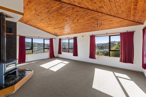 Photo of property in 5 Kinloch Place, Papakowhai, Porirua, 5024