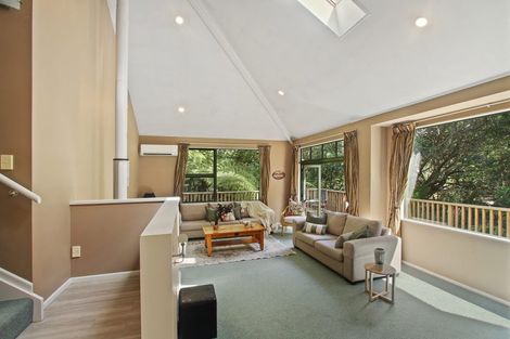 Photo of property in 16a Kingsclere Place, Goodwood Heights, Auckland, 2105