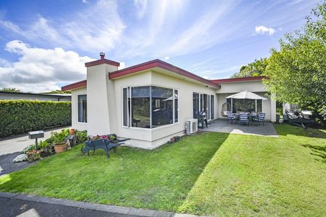 Photo of property in 16 Hikanui Drive, Havelock North, 4130