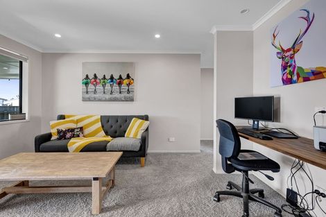 Photo of property in 10 Kararaina Close, Whalers Gate, New Plymouth, 4310