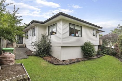 Photo of property in 16 Berkshire Terrace, Massey, Auckland, 0614