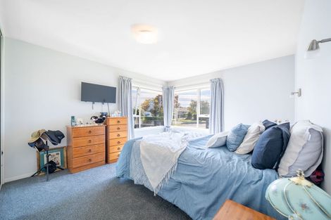 Photo of property in 14 Bideford Place, Dallington, Christchurch, 8061