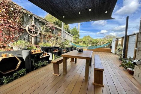 Photo of property in 51a Routley Drive, Glen Eden, Auckland, 0602