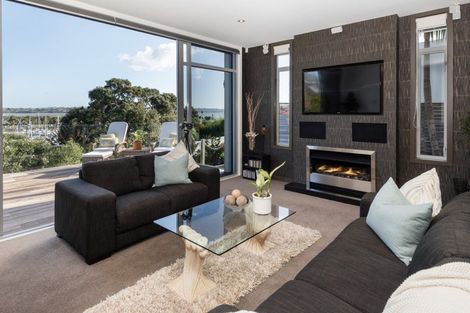Photo of property in 81 Pine Harbour Parade, Beachlands, Auckland, 2018