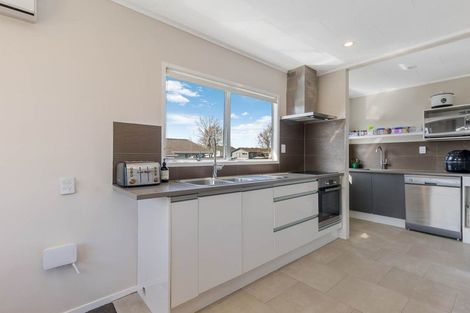 Photo of property in 25 Secretariat Place, Randwick Park, Auckland, 2105