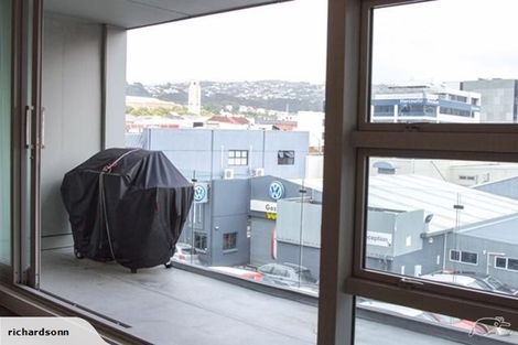 Photo of property in 4/25 Home Street, Mount Victoria, Wellington, 6011