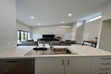 Photo of property in 21d Margaret Road, Raumati Beach, Paraparaumu, 5032